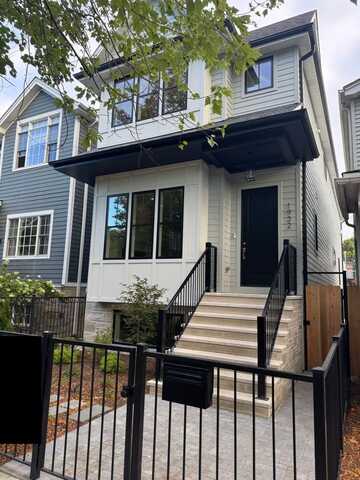1932 W. Wolfram Street, Chicago, IL 60657