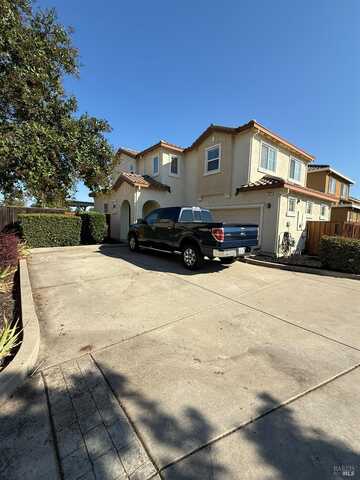 757 Embassy Circle, Vacaville, CA 95688