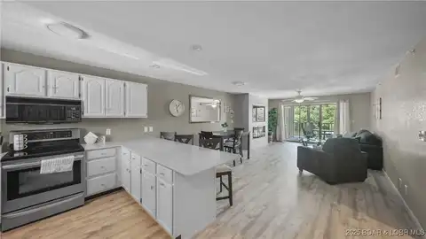 611 Lazy Days Road unit: V6, Osage Beach, MO 65065