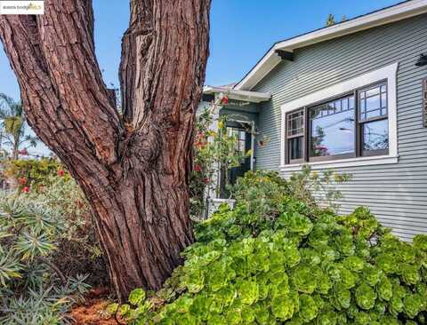 1082 65th St, Oakland, CA 94608