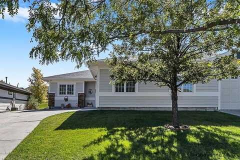 921 WHISPERING HILLS, Cheyenne, WY 82009