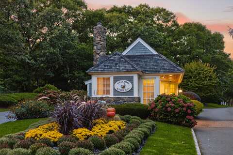 28 Oak Glen Village, Yarmouth Port, MA 02675