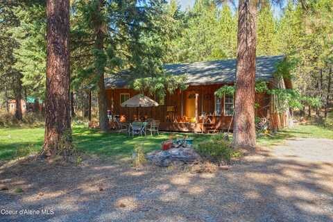 681 Hummingbird, Blanchard, ID 83804