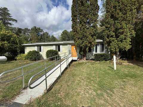 2094 W Maple Grove, Farwell, MI 48622