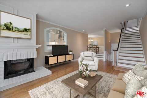17099 Palisades Cir, Pacific Palisades, CA 90272