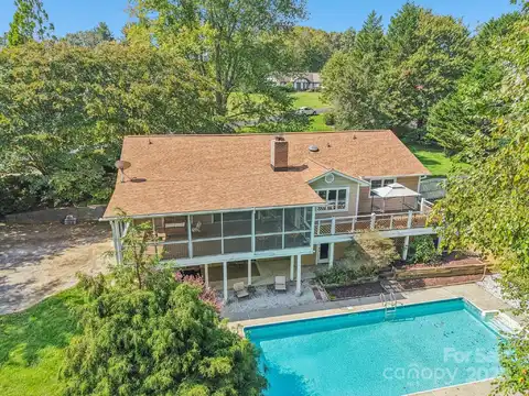 16 Amber Drive, Horse Shoe, NC 28742