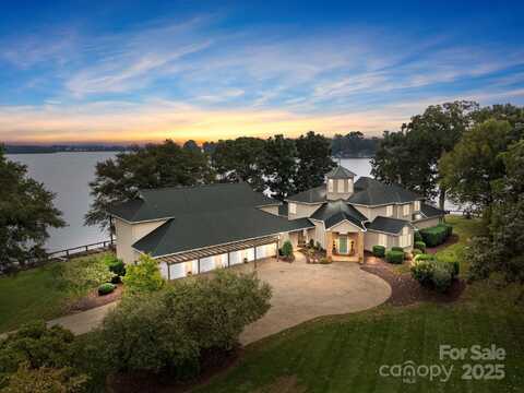 1890 Yacht Club Drive, Denver, NC 28037