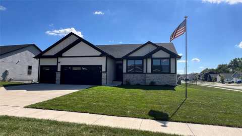 3012 Crest View Circle, Norwalk, IA 50211
