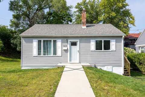 1425 Adair, Dubuque, IA 52001