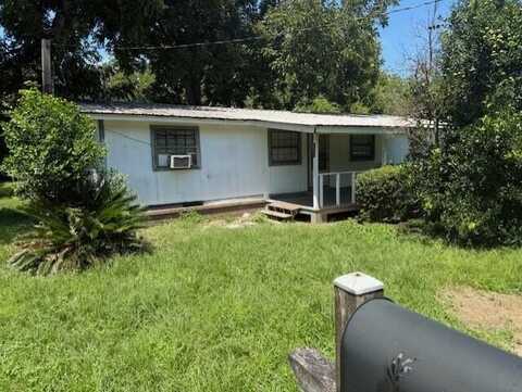 125 Rose Circle, DeFuniak Springs, FL 32433