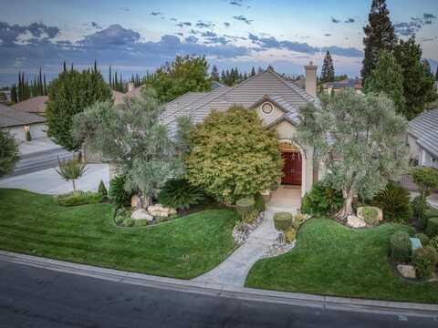 10678 Medinah Cir N, Fresno, CA 93730