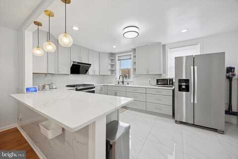 915 BRIGHTON STREET, PHILADELPHIA, PA 19111