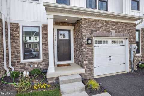 1033 WATSON COURT, FOGELSVILLE, PA 18051