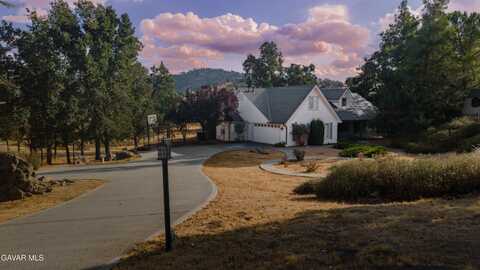 28840 Gleneagle Court, Tehachapi, CA 93561