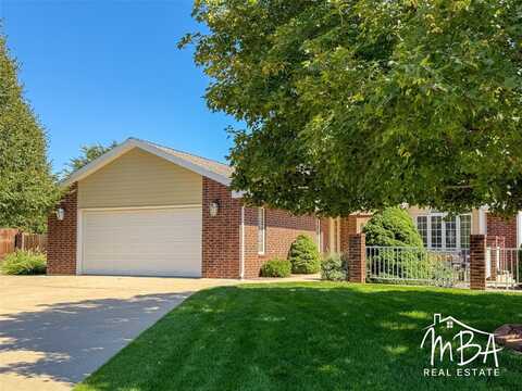 2808 N Broadmoor Place, Garden City, KS 67846