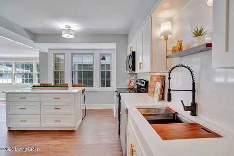 3018 Colonial Hill Rd, Louisville, KY 40205