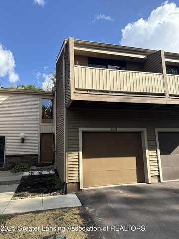 5724 Lebaron Court, East Lansing, MI 48823