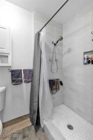 1020 Alan Shepard Street, Las Vegas, NV 89145