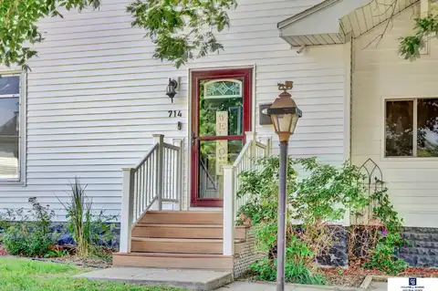 714 N Iowa Avenue, York, NE 68467