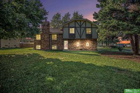 11761 Raleigh Drive, Omaha, NE 68164