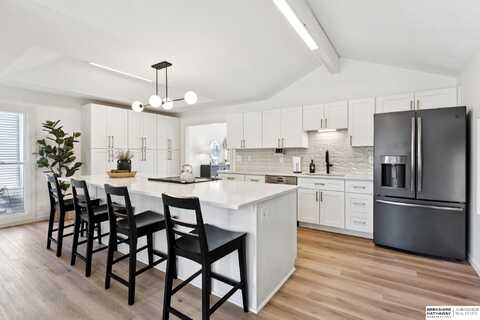 16622 Poppleton Avenue, Omaha, NE 68130