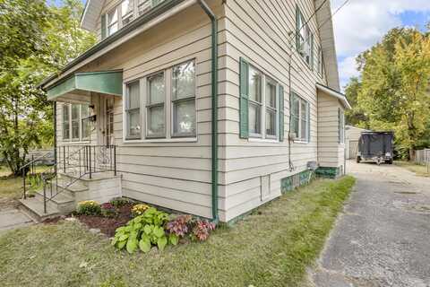 1104 N Blackstone Street, Jackson, MI 49202