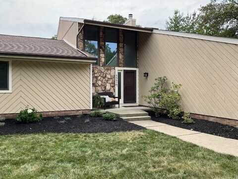 8587 Stout Avenue, Grosse Ile, MI 48138