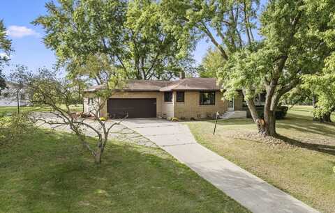 2190 W Glendora Road, Buchanan, MI 49107
