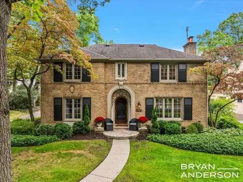 926 Cambridge Drive SE, East Grand Rapids, MI 49506