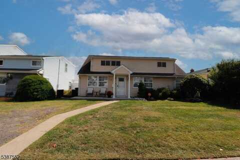 76 Daniel St, Carteret, NJ 07008
