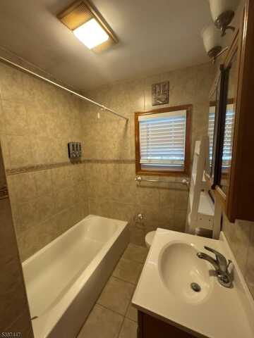 218 Cleveland Ave, Harrison Town, NJ 07029