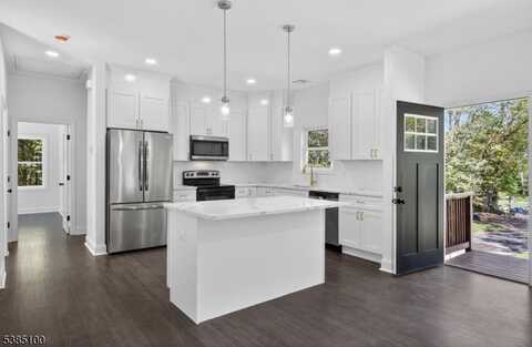 903 Aspen Ct, Stillwater, NJ 07860
