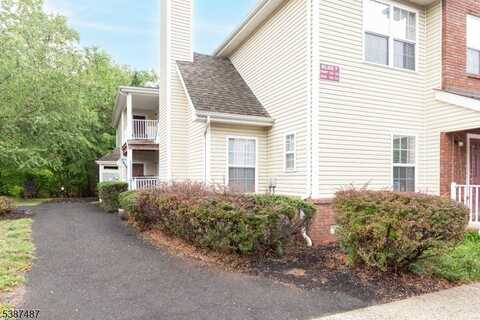 127 Forest Dr, Piscataway, NJ 08854