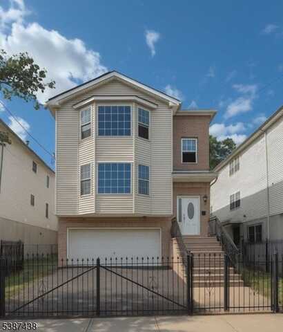 115 Fabyan Pl, Newark, NJ 07112