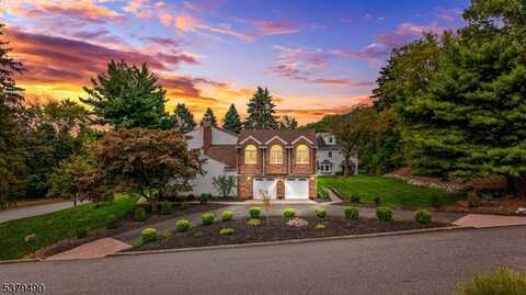 6 Old Orchard Dr, Hawthorne, NJ 07506