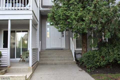 75 Quartz Ln, Paterson, NJ 07501