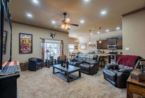 119 Comanche Dr, Greenville, TX 75402