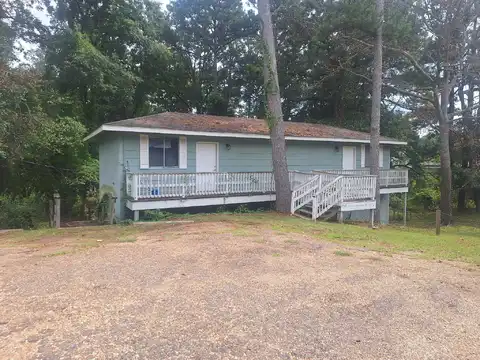 3608 Campbell Dr., Hattiesburg, MS 39401