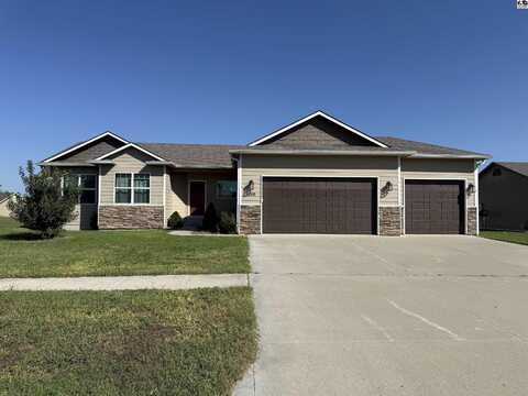1008 Robert St, Hutchinson, KS 67502