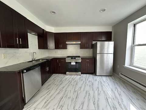 779 BROADWAY, Bayonne, NJ 07002