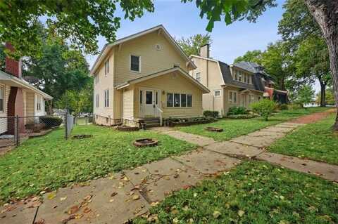 611 Olive Street, Leavenworth, KS 66048