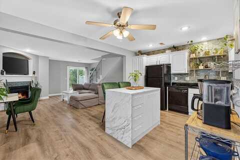 800 Imperial Lane, Blue Springs, MO 64064
