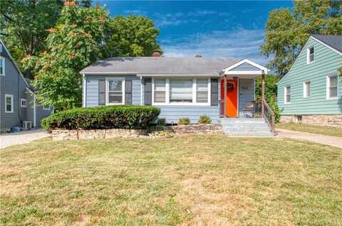 7544 Summit Street, Kansas City, MO 64114