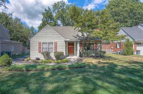 2806 W 49th Terrace, Westwood, KS 66205