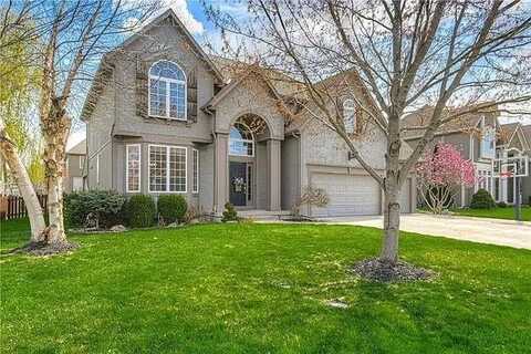 5615 NE Maybrook Road, Lees Summit, MO 64064