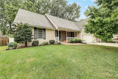 904 NW Oakridge Drive, Blue Springs, MO 64015