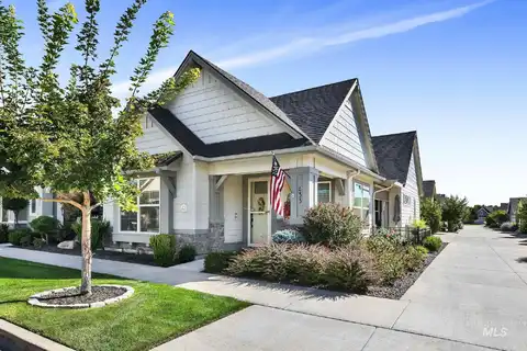 433 W Pavilion Ln, Meridian, ID 83646