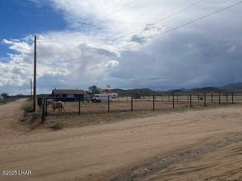 8599 N Pairlee Dr, Kingman, AZ 86409