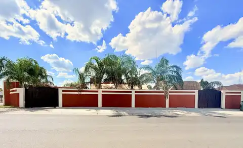 330 Malaga Dr, Laredo, TX 78046