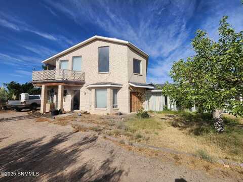 548 Lonesome Road, Las Cruces, NM 88007